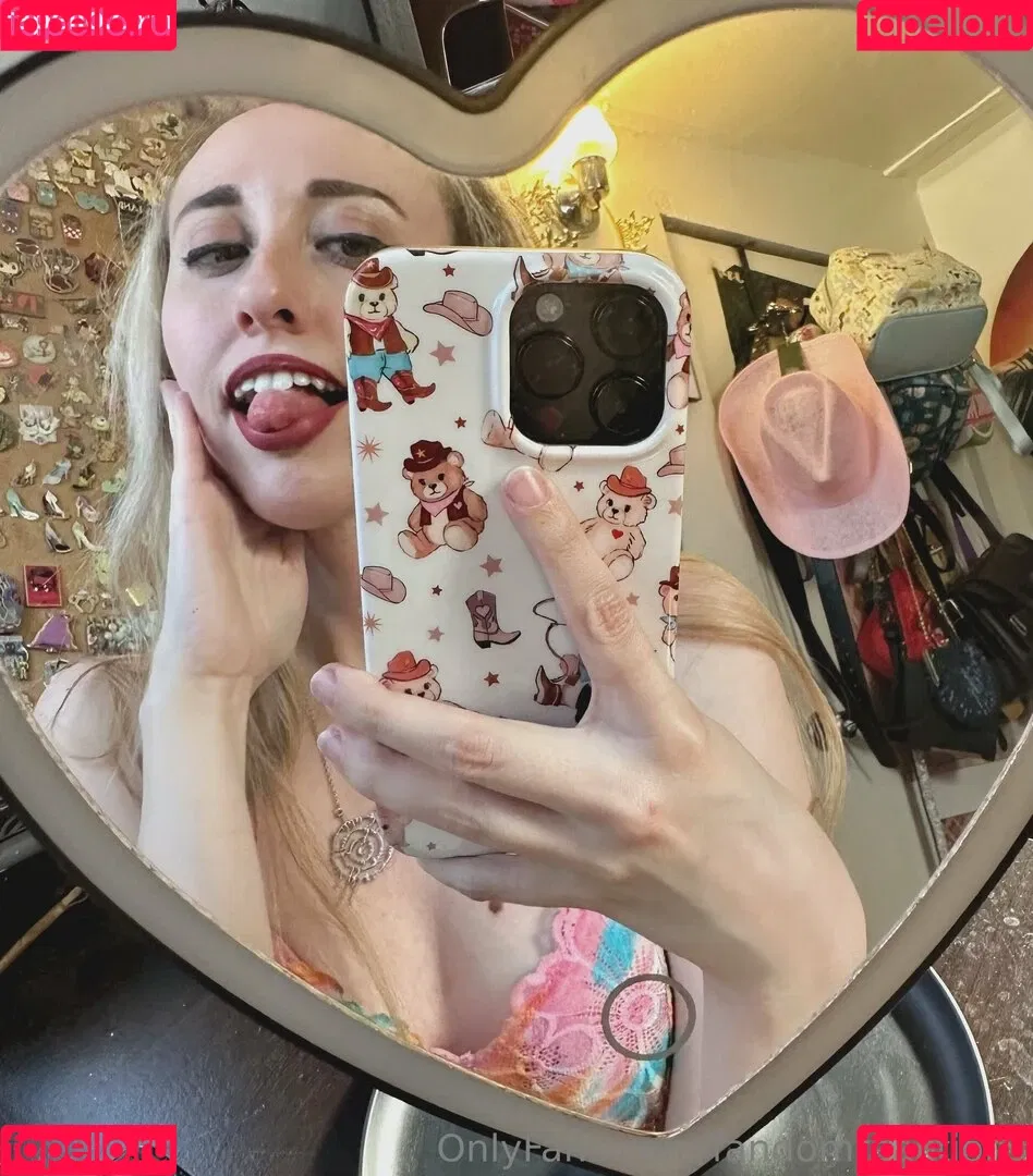FandomReactions / fandomreactgirls Onlyfans Photo Gallery 