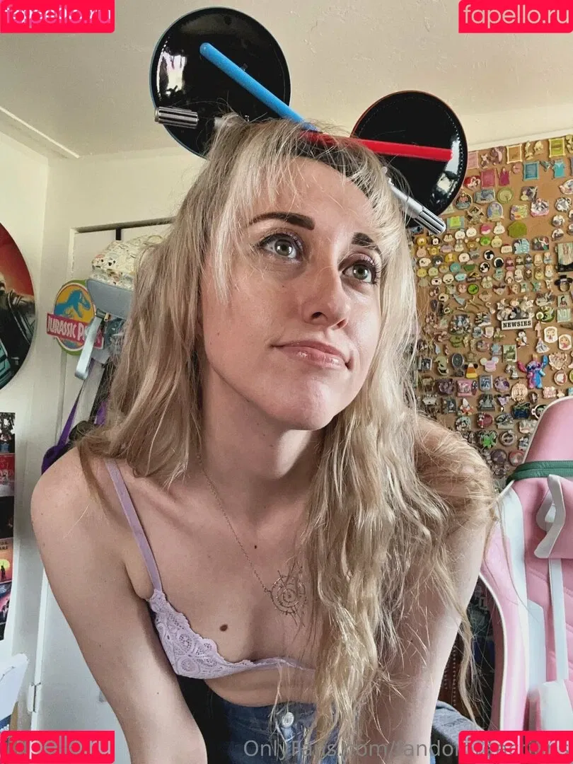 FandomReactions / fandomreactgirls Onlyfans Photo Gallery 