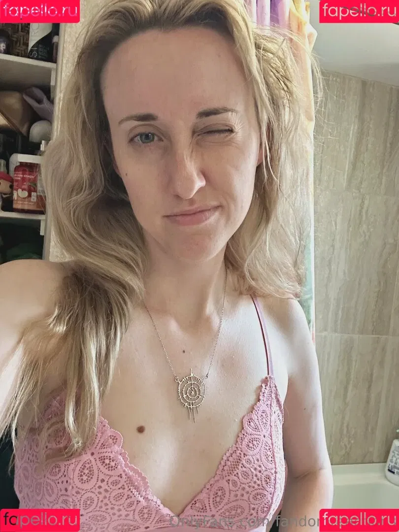 FandomReactions / fandomreactgirls Onlyfans Photo Gallery 