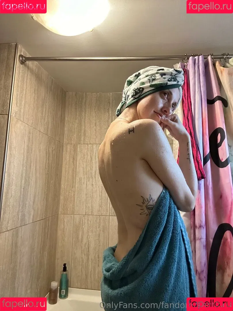 FandomReactions / fandomreactgirls Onlyfans Photo Gallery 