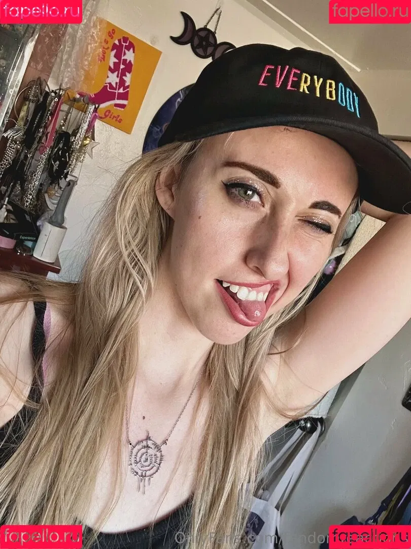 FandomReactions / fandomreactgirls Onlyfans Photo Gallery 