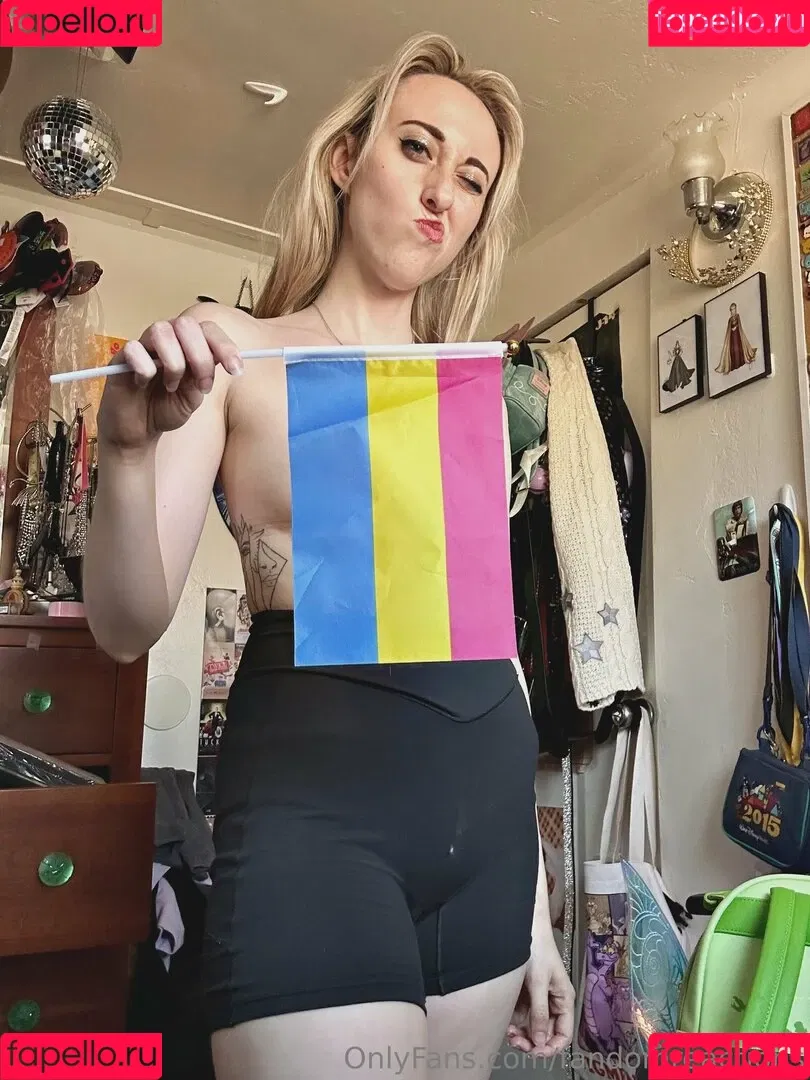 FandomReactions / fandomreactgirls Onlyfans Photo Gallery 