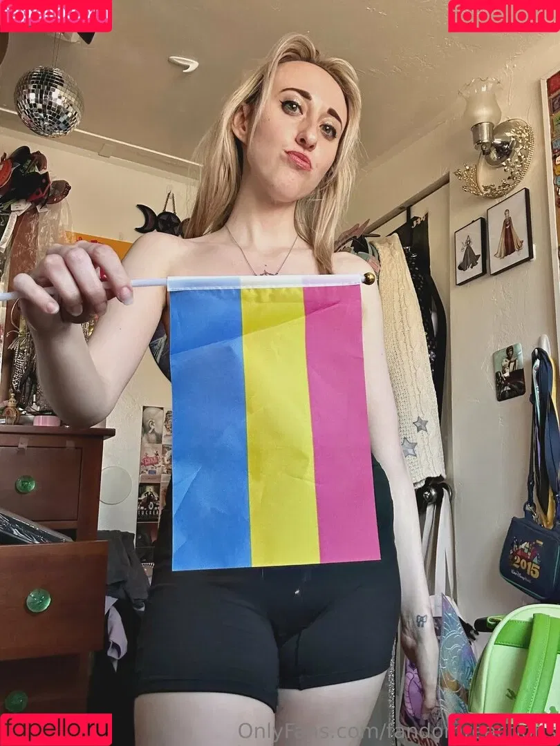 FandomReactions / fandomreactgirls Onlyfans Photo Gallery 