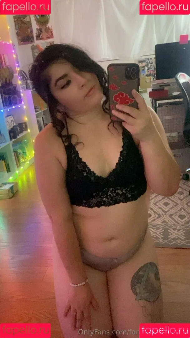 FandomReactions / fandomreactgirls Onlyfans Photo Gallery 