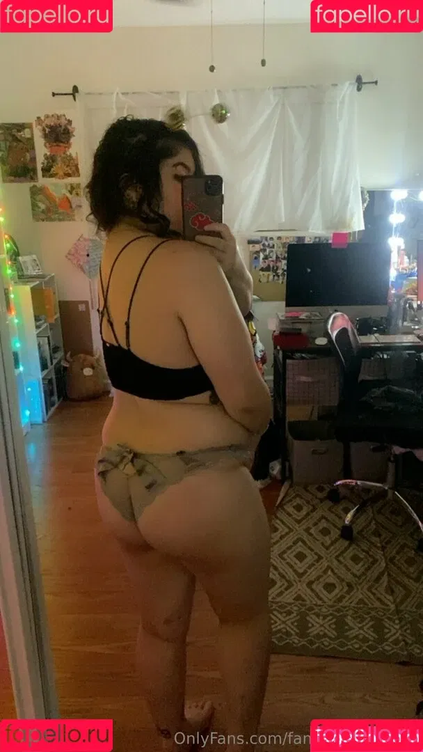 FandomReactions / fandomreactgirls Onlyfans Photo Gallery 