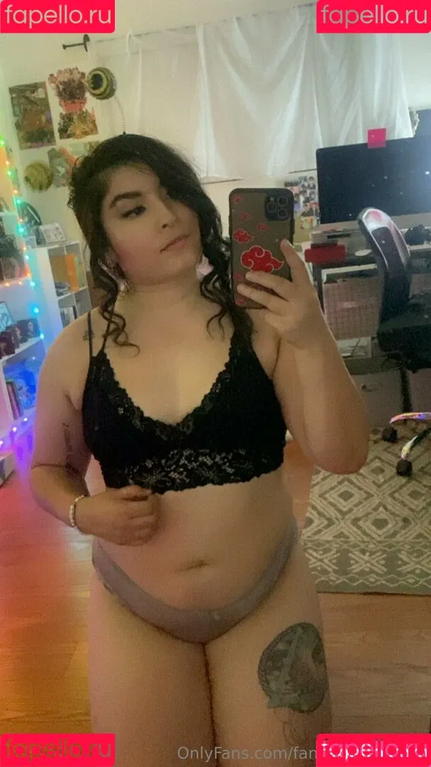 FandomReactions / fandomreactgirls Onlyfans Photo Gallery 