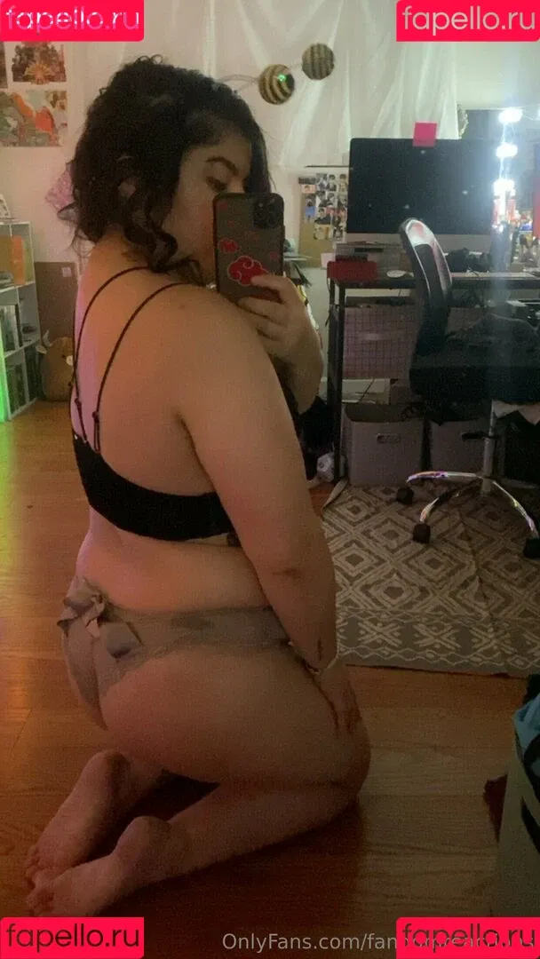 FandomReactions / fandomreactgirls Onlyfans Photo Gallery 