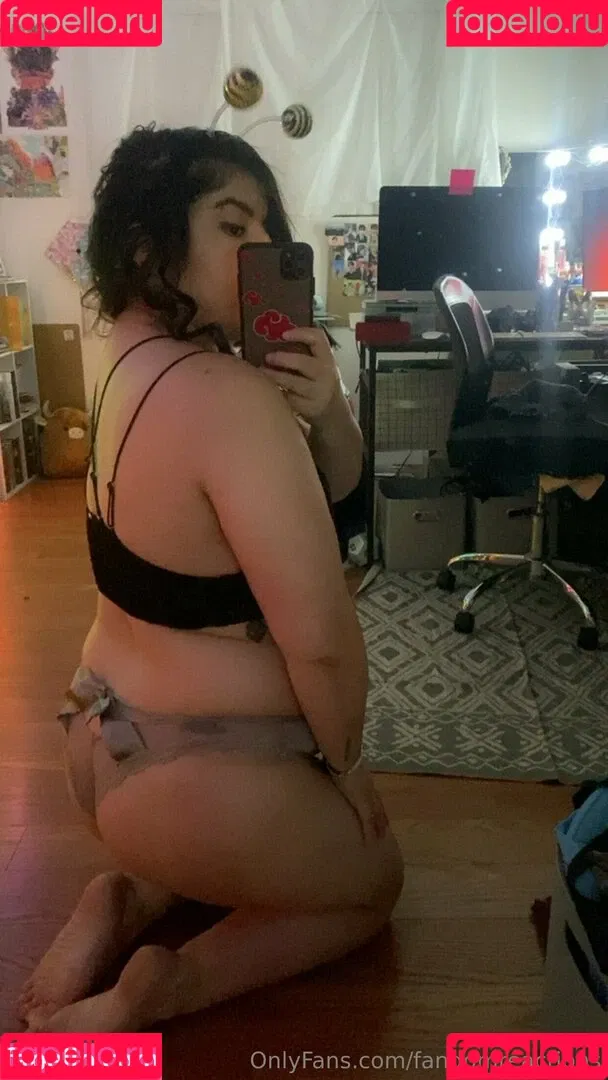 FandomReactions / fandomreactgirls Onlyfans Photo Gallery 