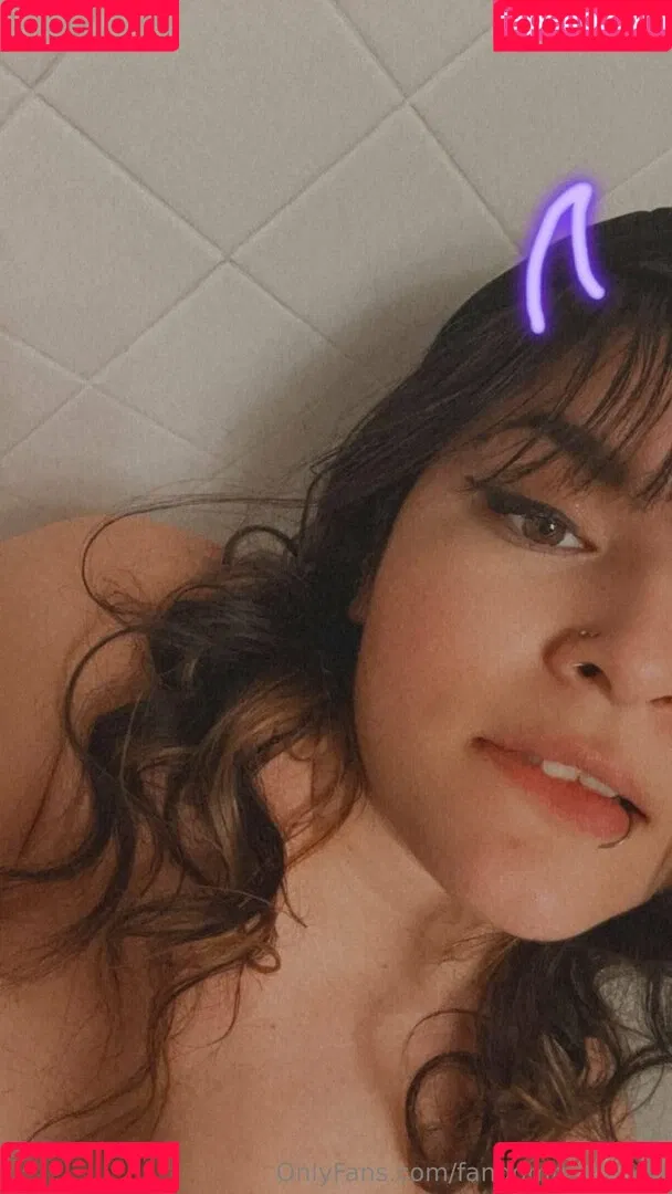 FandomReactions / fandomreactgirls Onlyfans Photo Gallery 