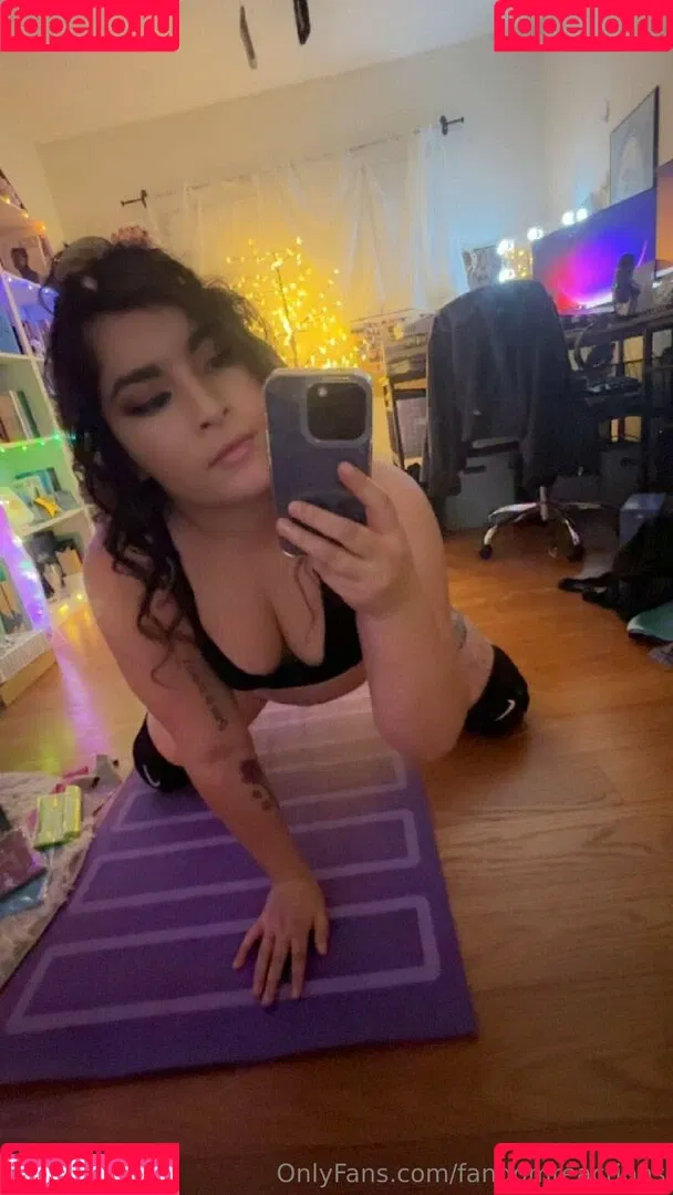 FandomReactions / fandomreactgirls Onlyfans Photo Gallery 