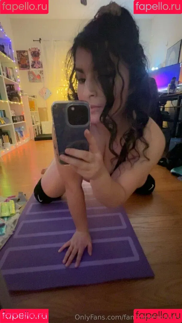 FandomReactions / fandomreactgirls Onlyfans Photo Gallery 