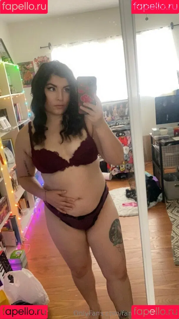 FandomReactions / fandomreactgirls Onlyfans Photo Gallery 