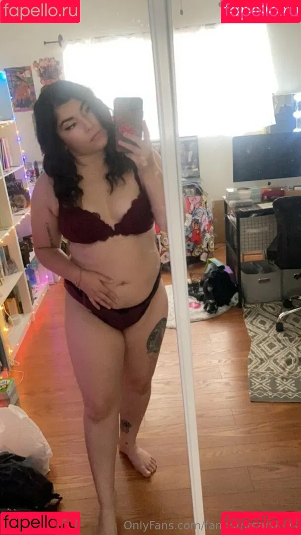 FandomReactions / fandomreactgirls Onlyfans Photo Gallery 