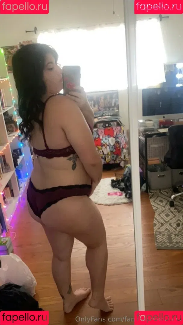 FandomReactions / fandomreactgirls Onlyfans Photo Gallery 