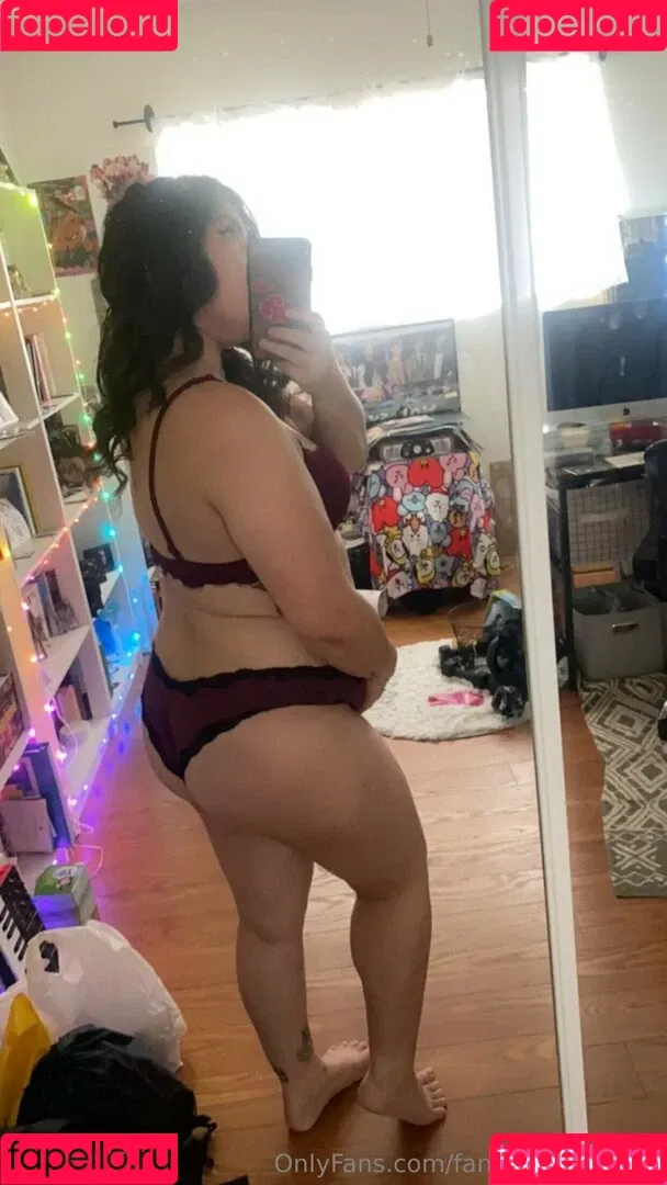 FandomReactions / fandomreactgirls Onlyfans Photo Gallery 