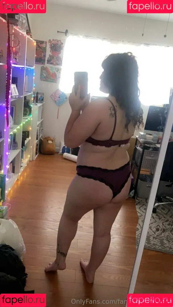 FandomReactions / fandomreactgirls Onlyfans Photo Gallery 