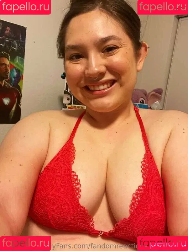 FandomReactions / fandomreactgirls Onlyfans Photo Gallery 