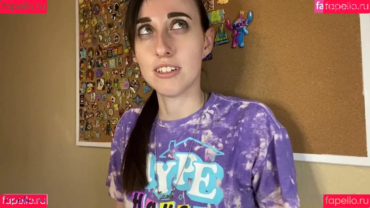 FandomReactions / fandomreactgirls Onlyfans Photo Gallery 
