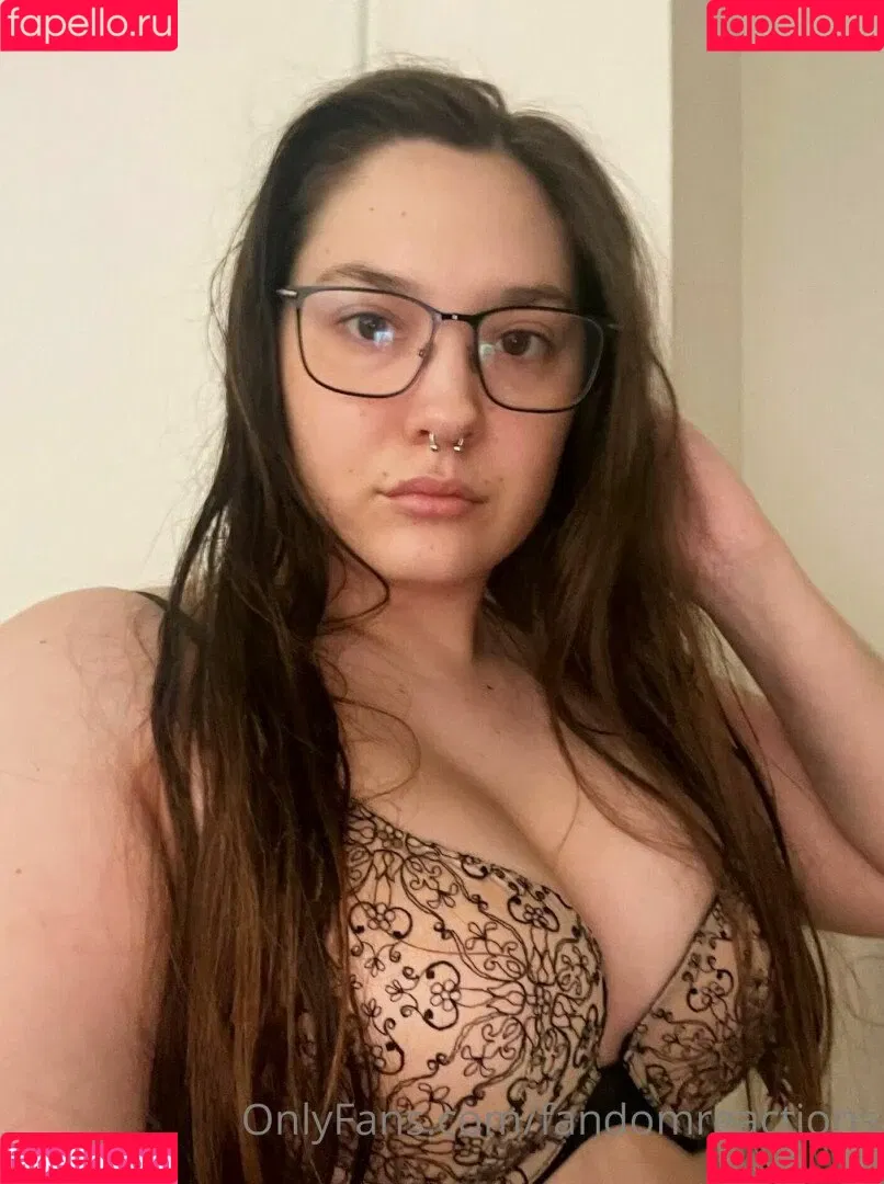 FandomReactions / fandomreactgirls Onlyfans Photo Gallery 