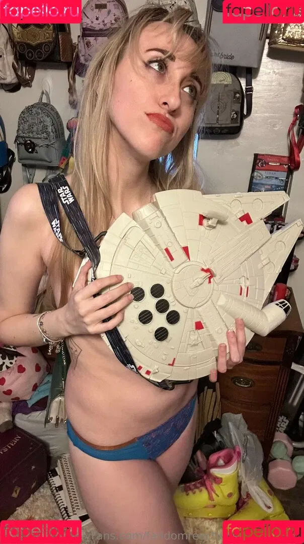FandomReactions / fandomreactgirls Onlyfans Photo Gallery 