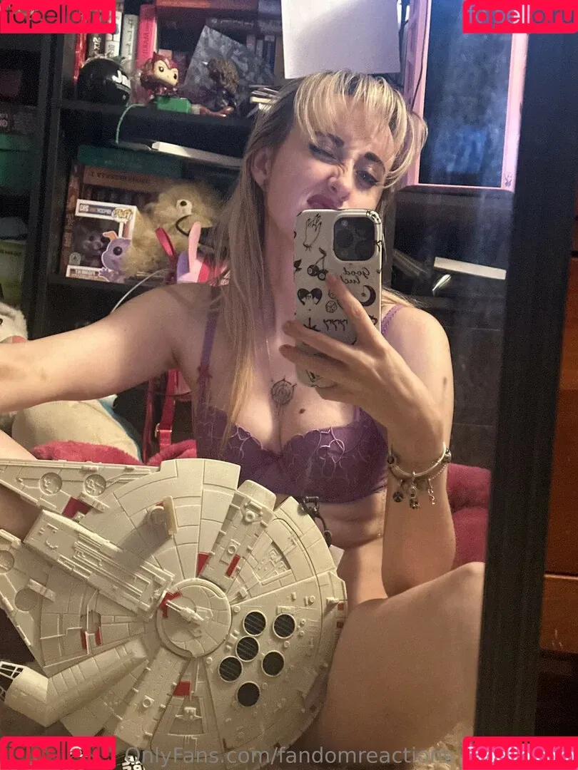 FandomReactions / fandomreactgirls Onlyfans Photo Gallery 
