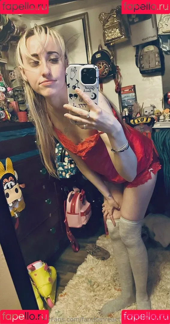 FandomReactions / fandomreactgirls Onlyfans Photo Gallery 