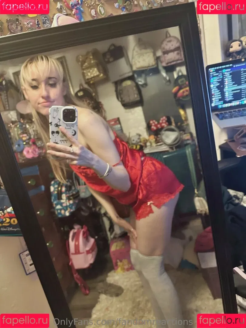 FandomReactions / fandomreactgirls Onlyfans Photo Gallery 