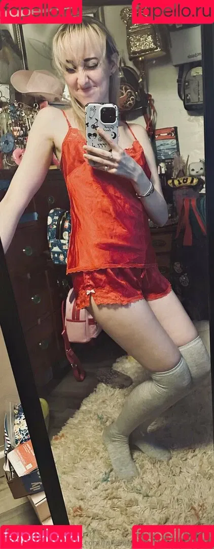 FandomReactions / fandomreactgirls Onlyfans Photo Gallery 