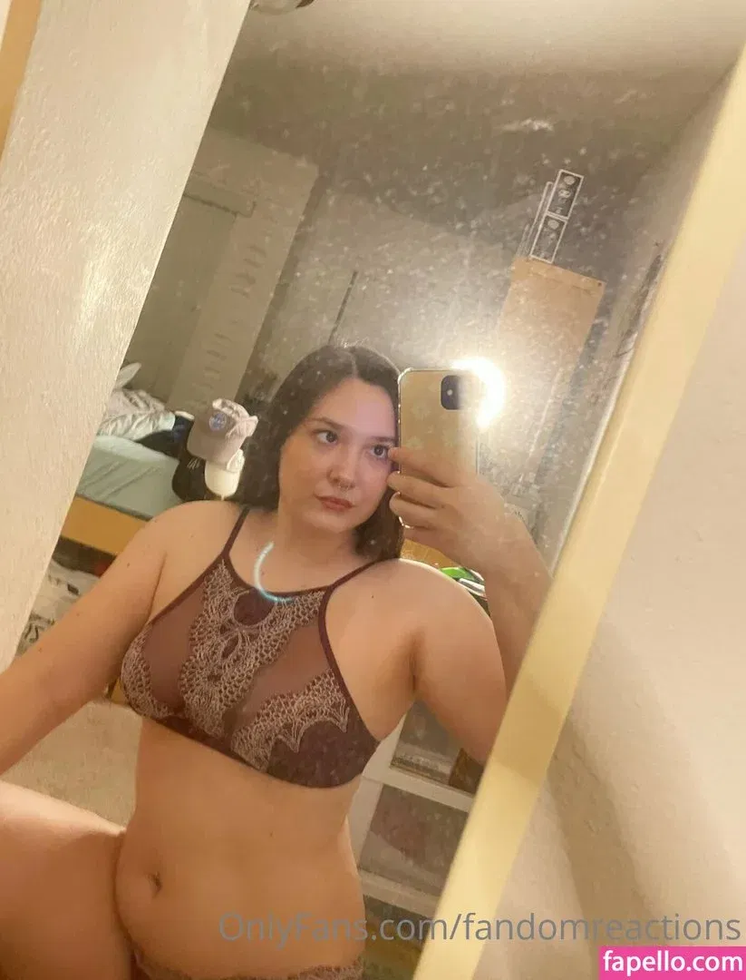 FandomReactions / fandomreactgirls Onlyfans Photo Gallery 