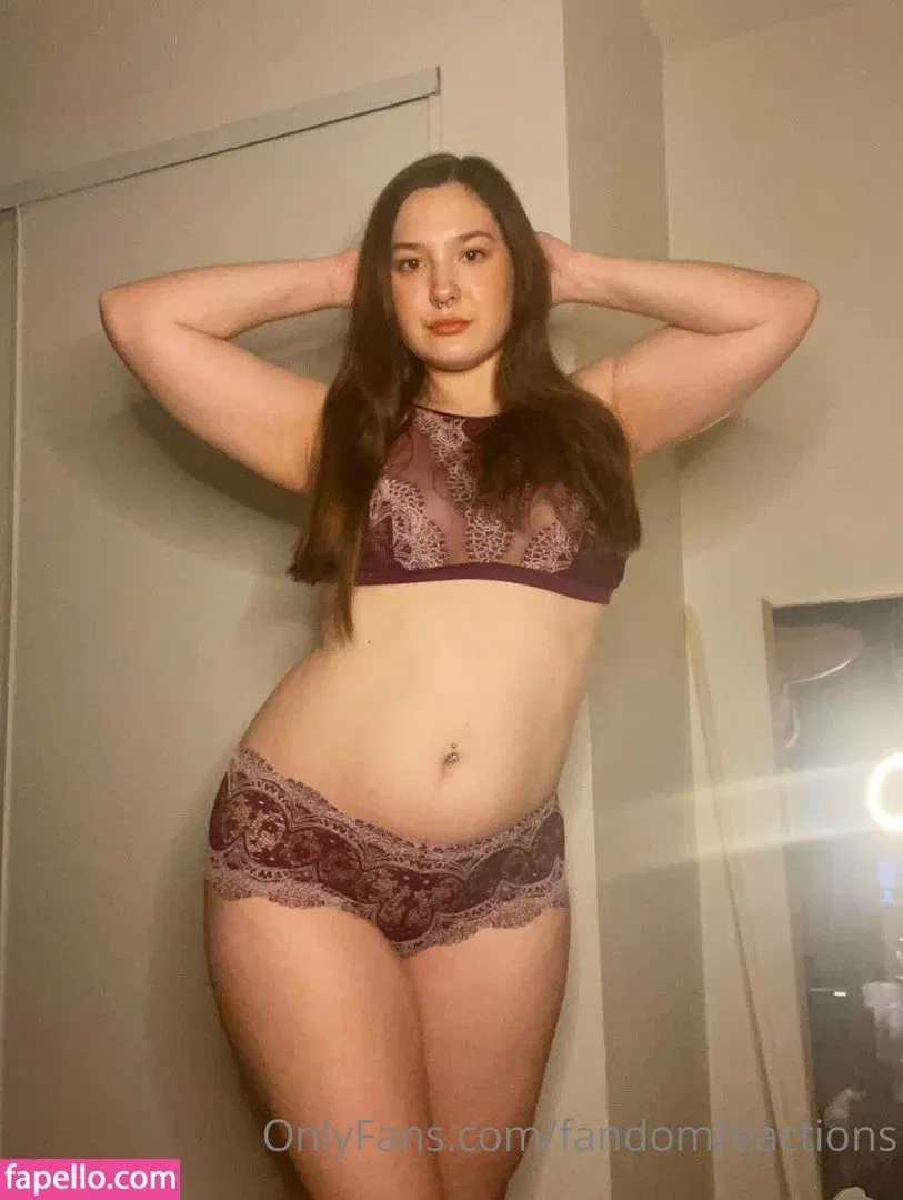 FandomReactions / fandomreactgirls Onlyfans Photo Gallery 