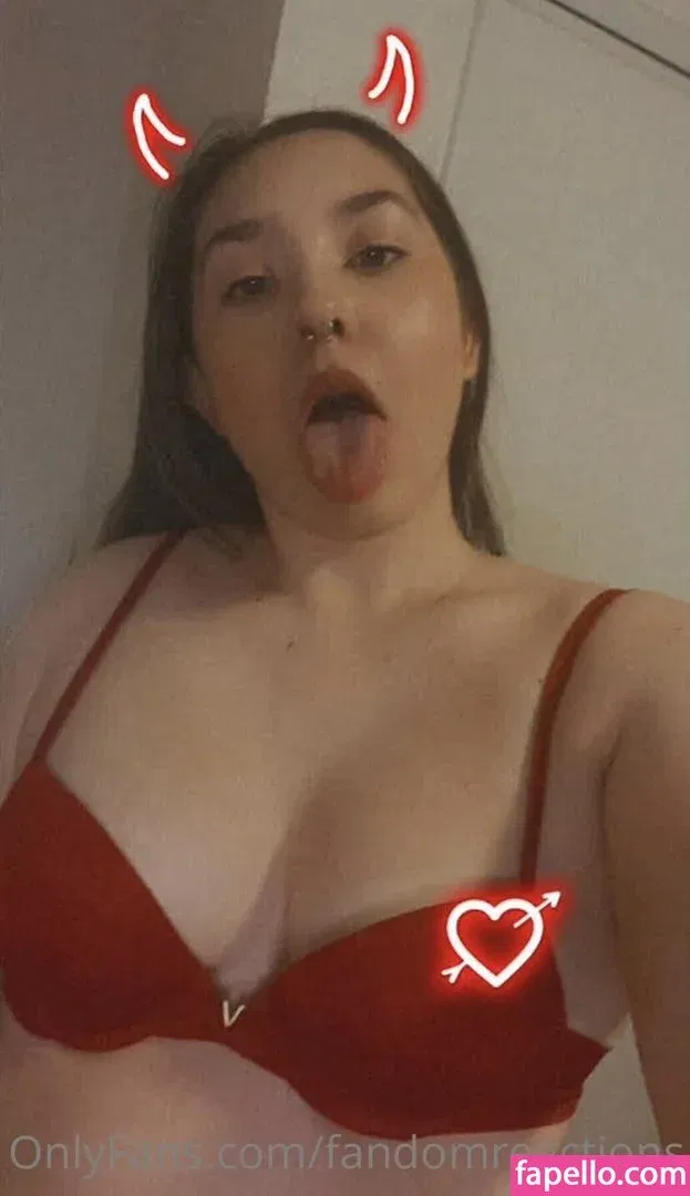 FandomReactions / fandomreactgirls Onlyfans Photo Gallery 