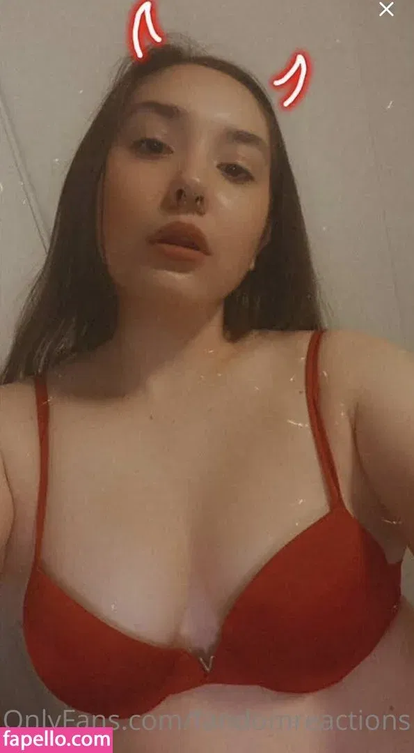 FandomReactions / fandomreactgirls Onlyfans Photo Gallery 