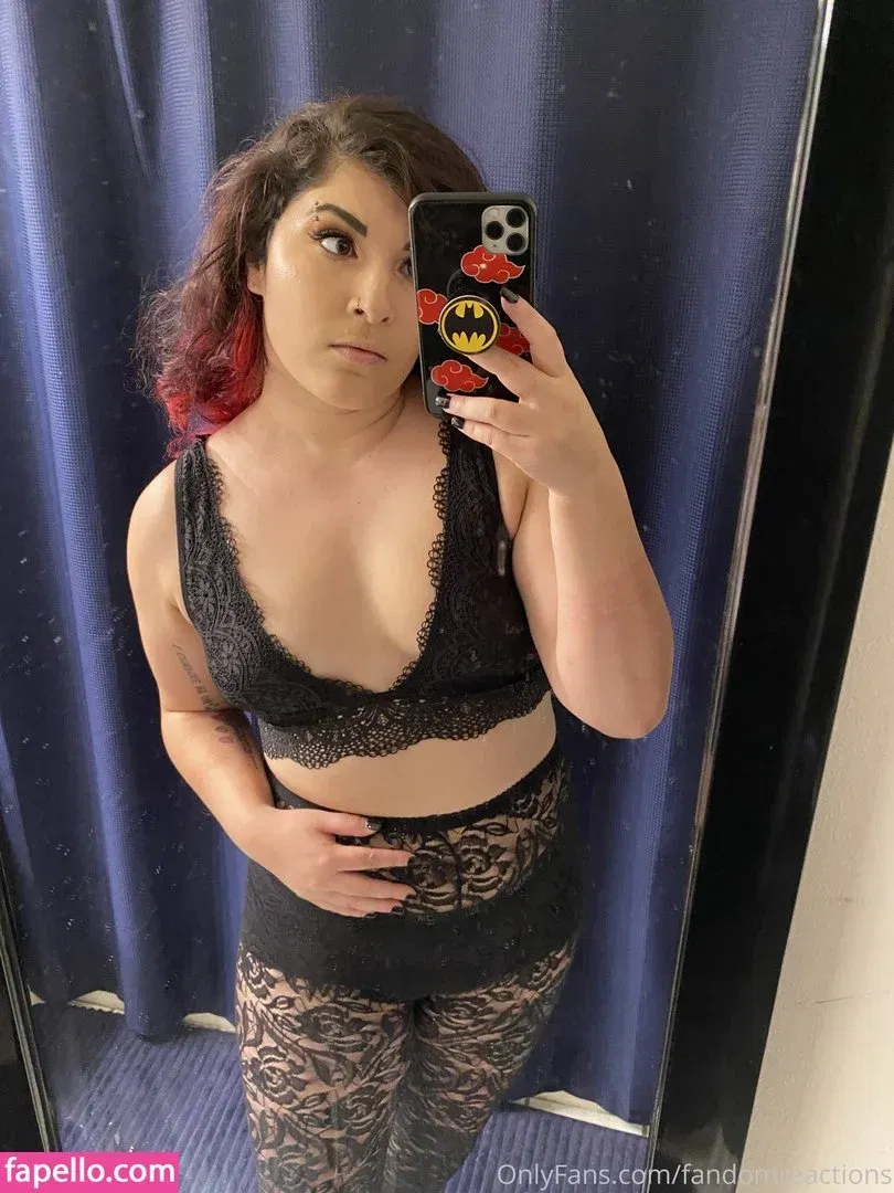 FandomReactions / fandomreactgirls Onlyfans Photo Gallery 