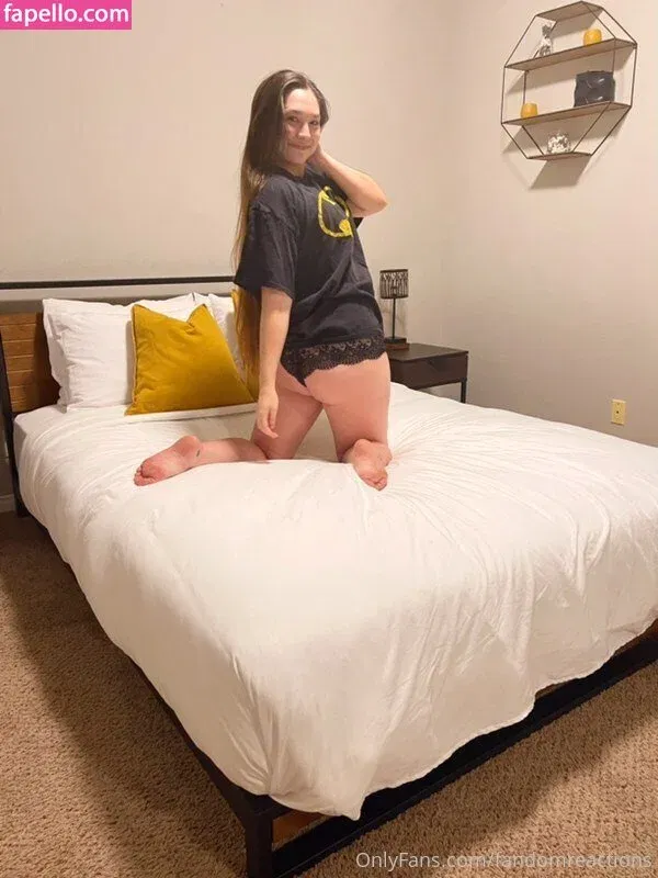 FandomReactions / fandomreactgirls Onlyfans Photo Gallery 