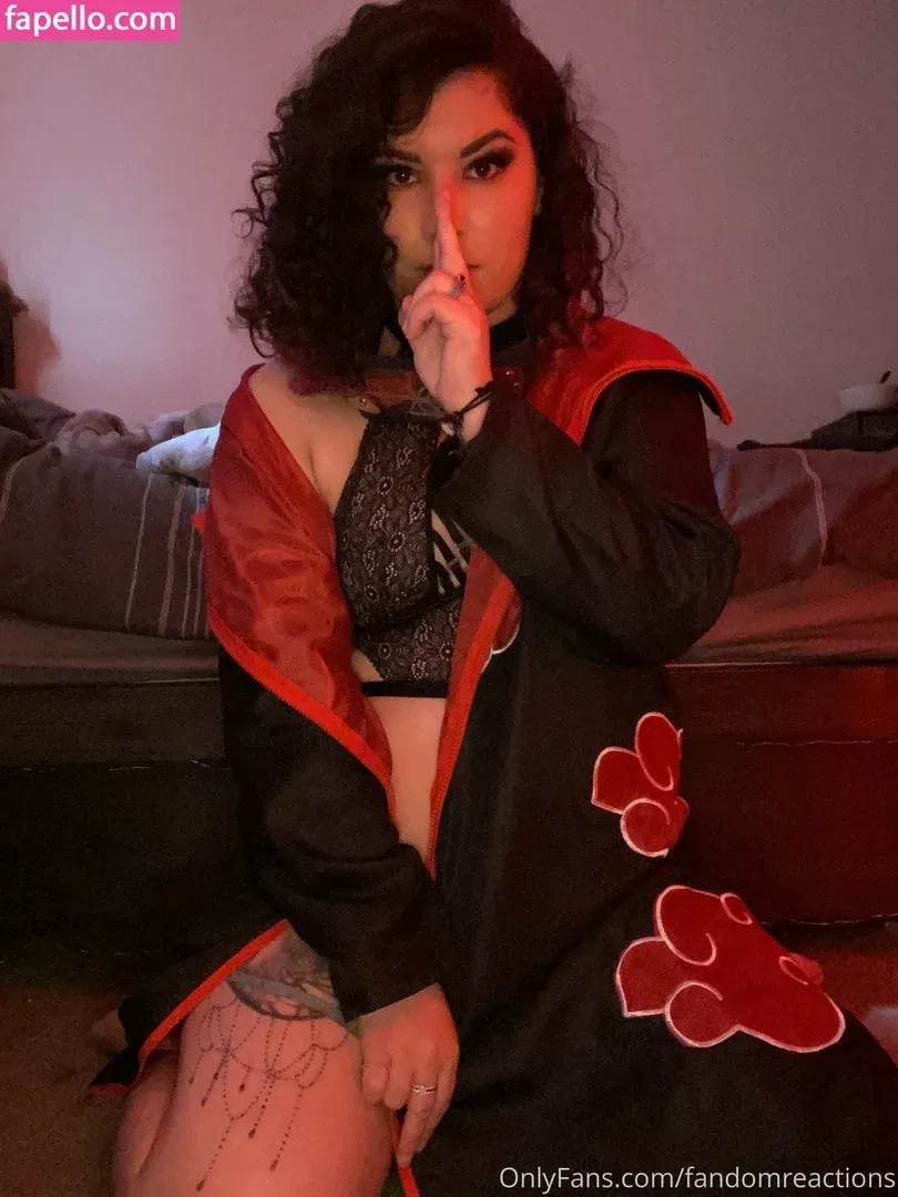 FandomReactions / fandomreactgirls Onlyfans Photo Gallery 