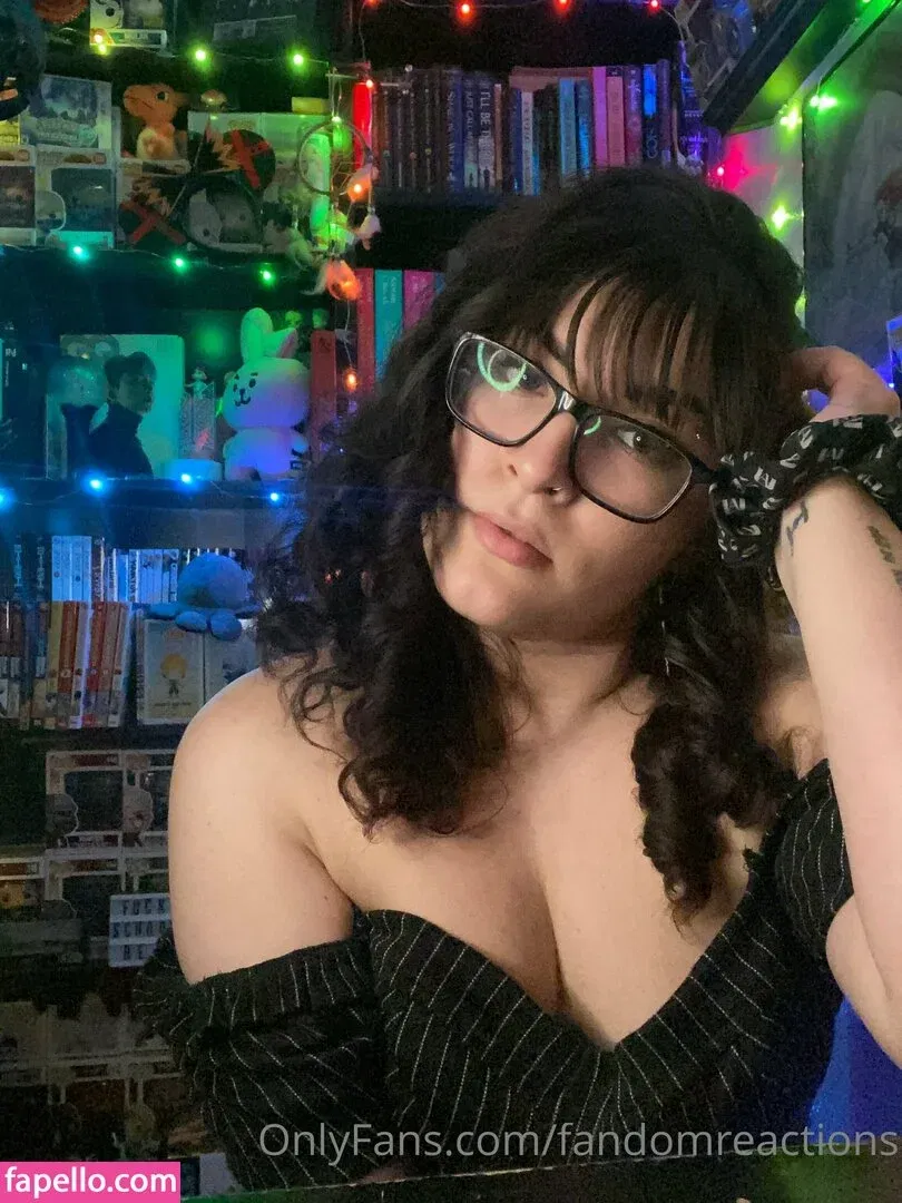 FandomReactions / fandomreactgirls Onlyfans Photo Gallery 