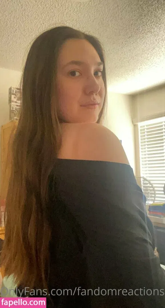 FandomReactions / fandomreactgirls Onlyfans Photo Gallery 