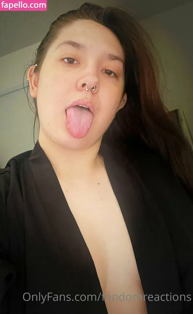 FandomReactions / fandomreactgirls Onlyfans Photo Gallery 