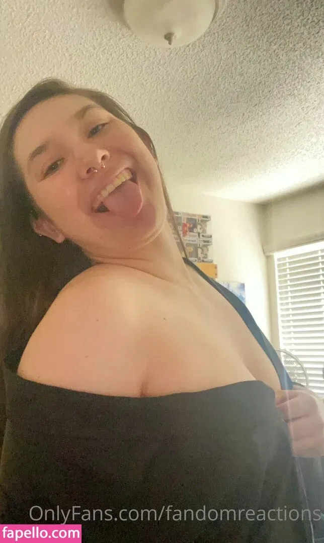 FandomReactions / fandomreactgirls Onlyfans Photo Gallery 