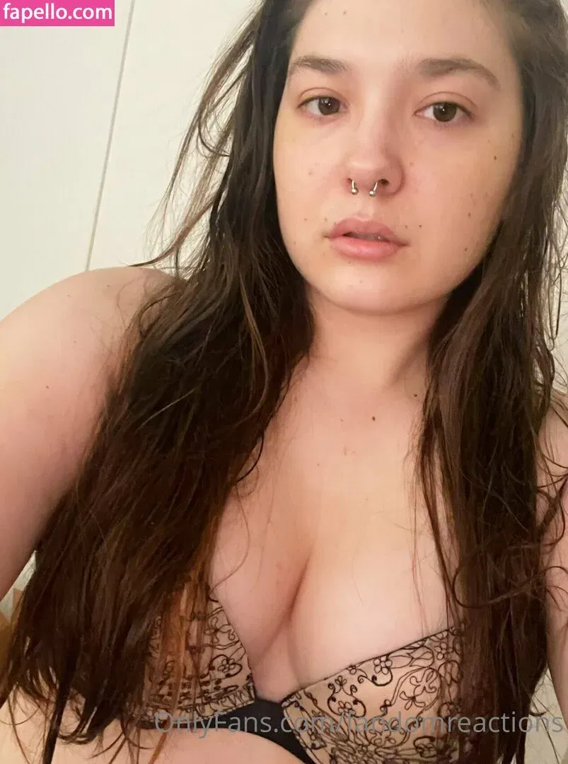 FandomReactions / fandomreactgirls Onlyfans Photo Gallery 