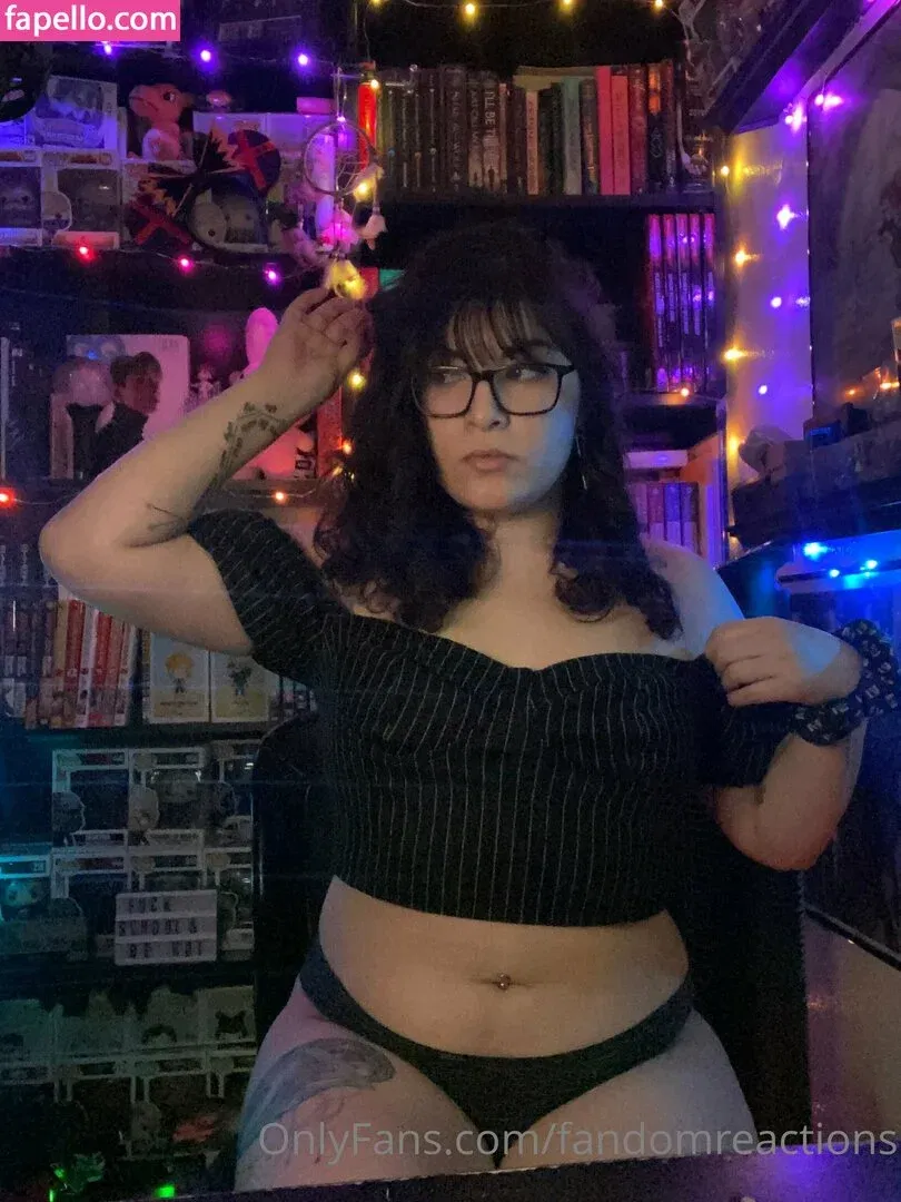 FandomReactions / fandomreactgirls Onlyfans Photo Gallery 