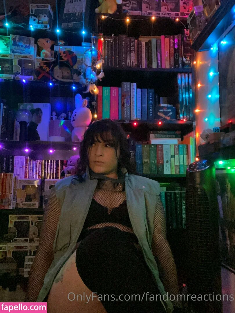 FandomReactions / fandomreactgirls Onlyfans Photo Gallery 