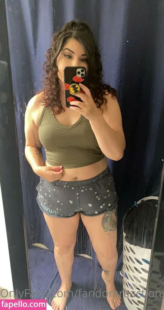 FandomReactions / fandomreactgirls Onlyfans Photo Gallery 