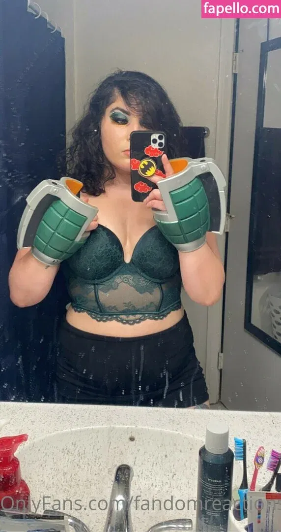 FandomReactions / fandomreactgirls Onlyfans Photo Gallery 