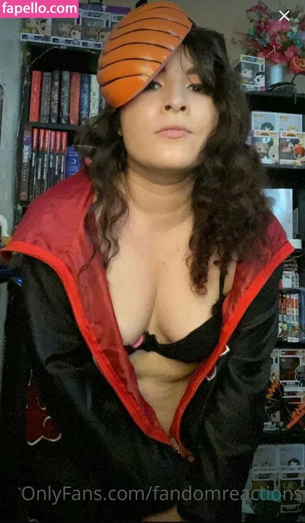 FandomReactions / fandomreactgirls Onlyfans Photo Gallery 