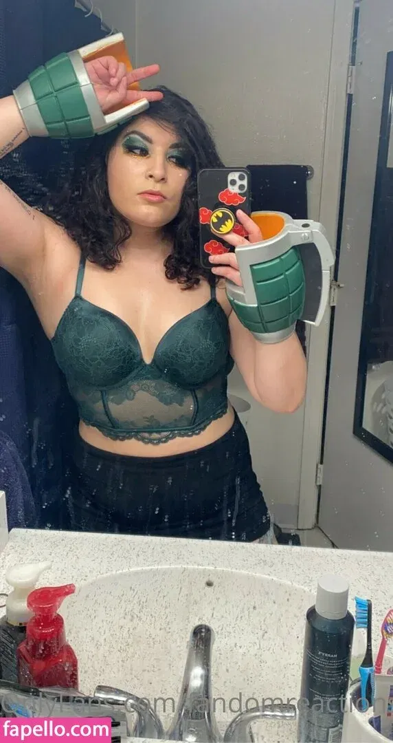 FandomReactions / fandomreactgirls Onlyfans Photo Gallery 