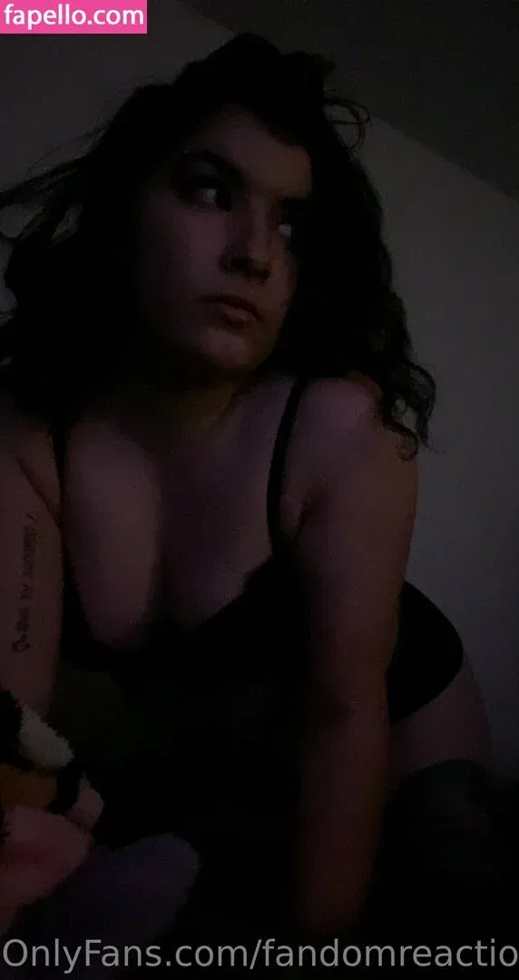 FandomReactions / fandomreactgirls Onlyfans Photo Gallery 