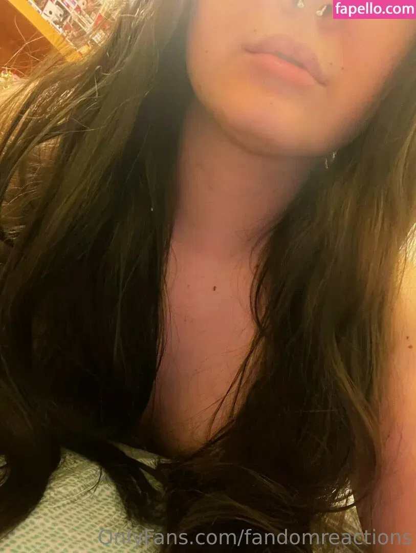 FandomReactions / fandomreactgirls Onlyfans Photo Gallery 