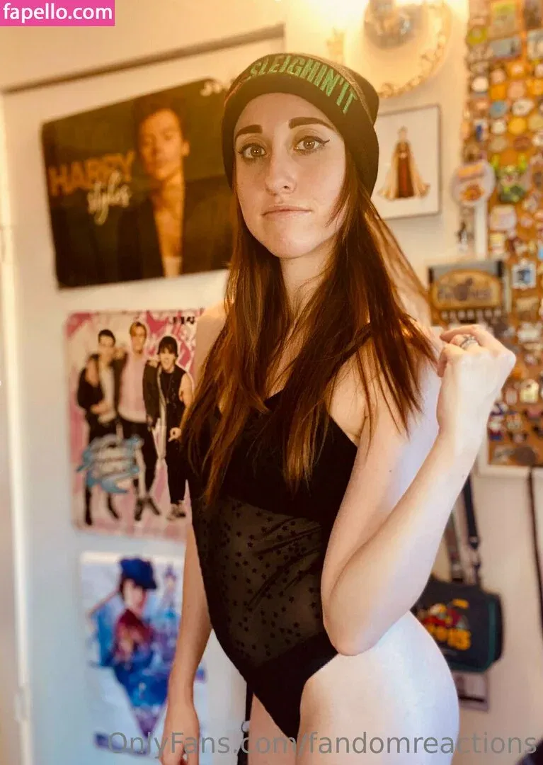 FandomReactions / fandomreactgirls Onlyfans Photo Gallery 