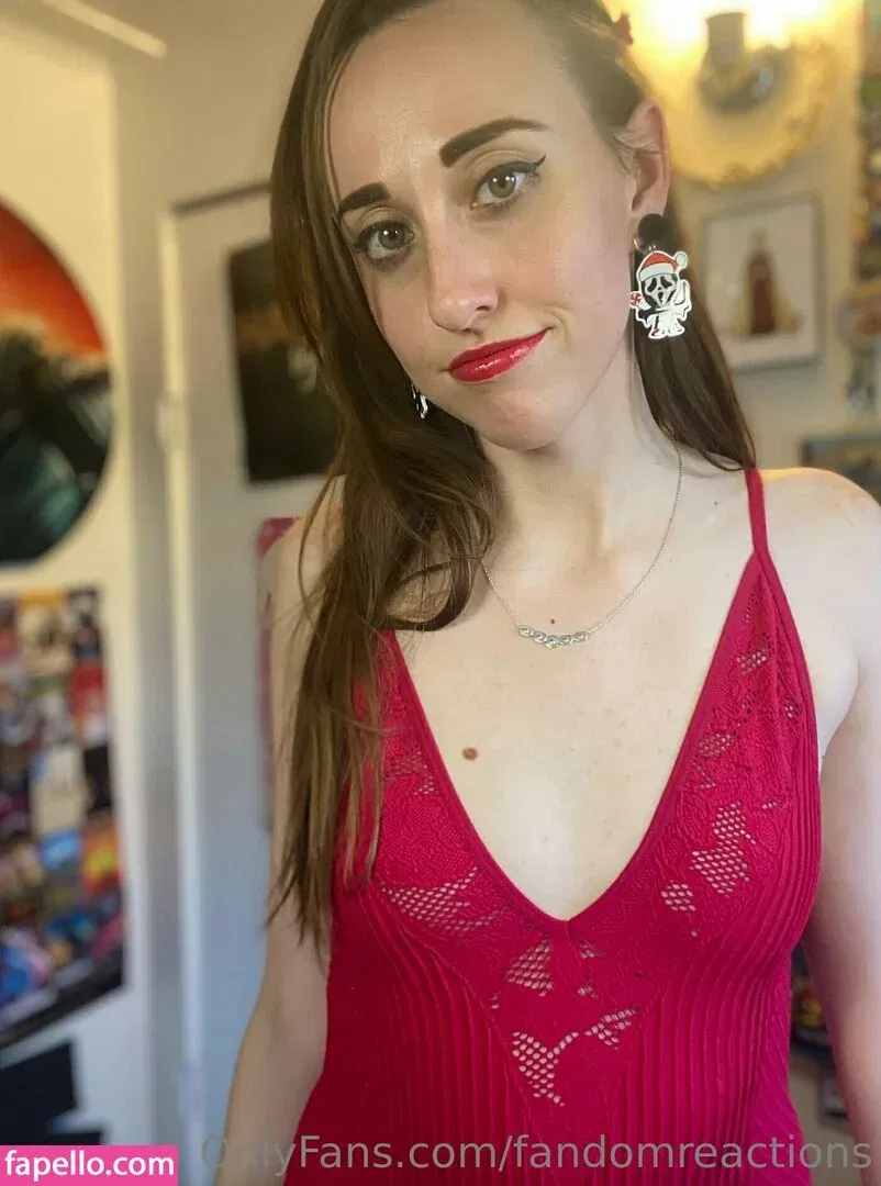 FandomReactions / fandomreactgirls Onlyfans Photo Gallery 